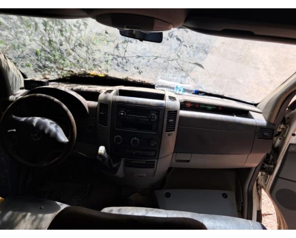 Foto de MICROONIB I/M.BENZ 415CDISPRINTERM, DIESEL, BRANCA, 2014/2014, CHASSI: 8AC906633EE094860, RENAVAM: 01015178224, NO ESTADO EM QUE SE ENCONTRA.