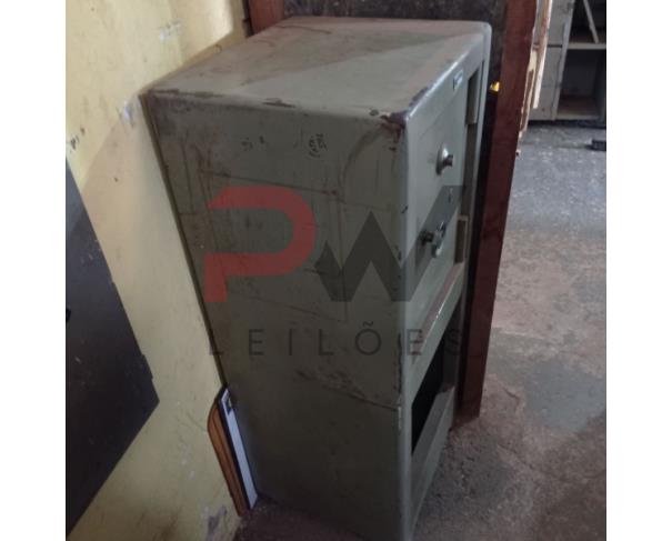 Foto de LOTE CONTENDO MOBILIÁRIOS DIVERSOS, NO ESTADO EM QUE SE ENCONTRAM. 