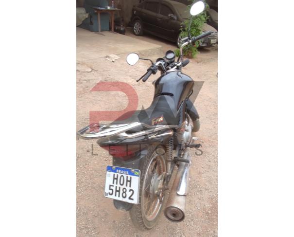Foto de PASSAGEIRO / HONDA / CG 150FAN ESI / PLACA: HOH-5782 / UF: MG / MUNICÍPIO: GONZAGA /ANO FABRICAÇÃO: 2012 / ANO MODELO: 2012 / PRETA /CHASSI: 9C2KC1670CR488500 / MOTOR: KC16E7C488500 /RENAVAM: 00461731720, NO ESTADO EM QUE SE ENCONTRA.
