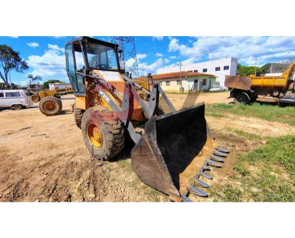 Foto de PÁ CARREGADEIRA CASE W20E, LARANJA, HBZNW20EEBAE00349, ANO 2011, Nº SÉRIE: NBAE00349, NO ESTADO EM QUE SE ENCONTRA