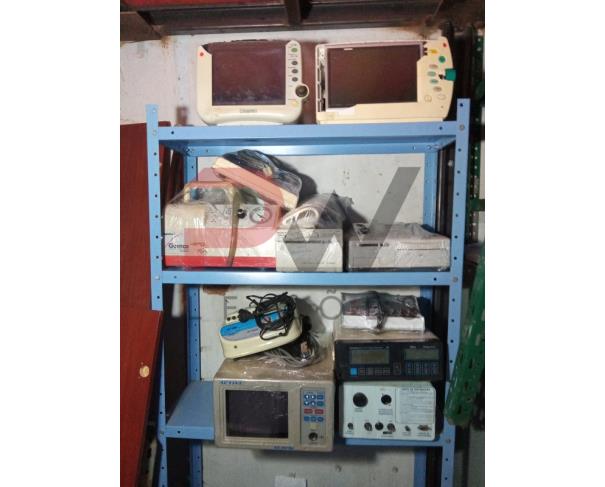 Foto de LOTE CONTENDO DIVERSOS EQUIPAMENTOS MÉDICO-HOSPITALARES, NO ESTADO EM QUE SE ENCONTRA.