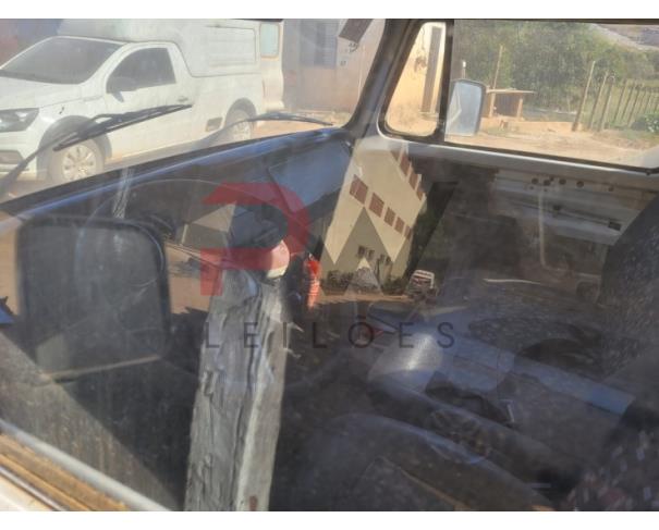 Foto de MISTO / CAMIONETA VW/KOMBI, 2013/2014, BRANCA, ALC/GASOL, PLACA OWM-4571, CHASSI: 9BWMF07X8EP014719, RENAVAM: 00596233051, NO ESTADO EM QUE SE ENCONTRA.