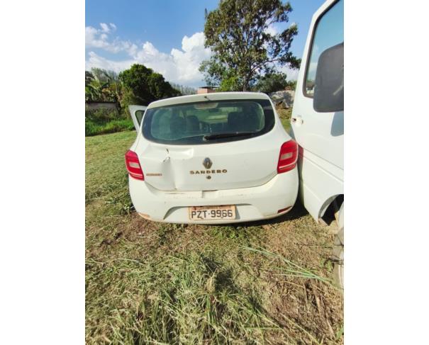 Foto de AUTOMOVEL, RENAULT/SANDERO AUTH 10, 2017/2018, BRANCA, ALCOOL/GASOLINA, CHASSI: 93Y5SRF84JJ868271, RENAVAM: 01120745630, NO ESTADO EM QUE SE ENCONTRA.