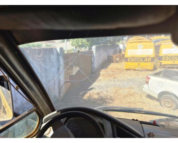 Foto de ONIBUS MARCOPOLO/VOLARE V8L ESC, DIESEL, AMARELA, 2010/2011, CHASSI: 93PB42G3PBC034175, RENAVAM: 00265090881, NO ESTADO EM QUE SE ENCONTRA.