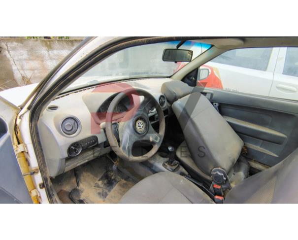 Foto de AUTOMOVEL VW/GOL 1.0 GIV, 2013/2014, BRANCA, ALCOOL/GASOLINA, CHASSI: ...45938, NO ESTADO EM QUE SE ENCONTRA.