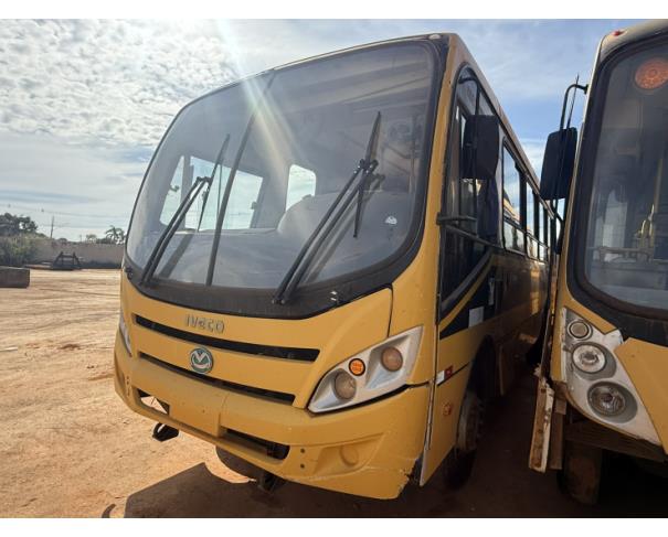 Foto de ONIBUS IVECO/GRANCLASS 150S21E, DIESEL, AMARELA, 2016/2017, CHASSI: 93ZA01LF0H8930882, RENAVAM: 01114103729, NO ESTADO EM QUE SE ENCONTRA.