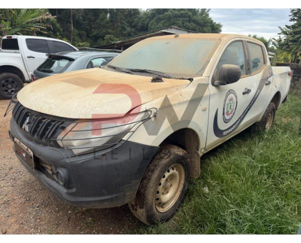Foto de CAMINHONE MMC/L200 TRITON SPT GL, DIESEL, BRANCA, 2018/2019, CHASSI: ...17640, NO ESTADO EM QUE SE ENCONTRA.
