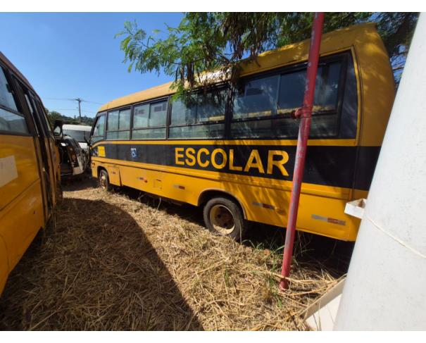 Foto de ONIBUS MARCOPOLO/VOLARE V8L ESC, DIESEL, AMARELA, 2010/2011, CHASSI: 93PB42G3PBC034171, RENAVAM: 00265065763, NO ESTADO EM QUE SE ENCONTRA.
