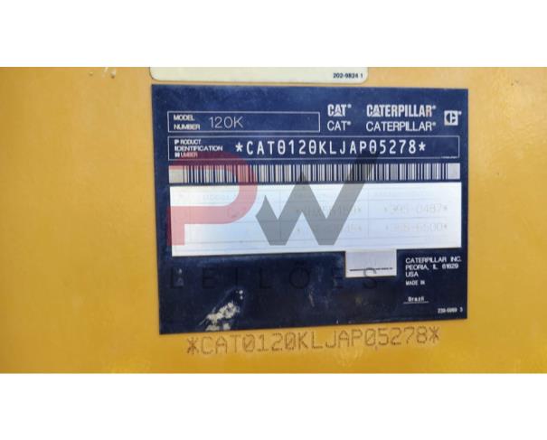 Foto de MOTONIVELADORA CATERPILLAR 120K, AMARELA, CAT0120KLJAP05278, ANO 2014, NO ESTADO EM QUE SE ENCONTRA.