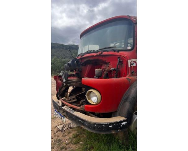 Foto de M.BENZ/L 1113, DIESEL, 1972/1972, VERMELHA, NO ESTADO EM QUE SE ENCONTRA.