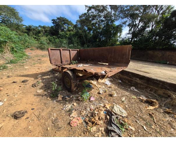 Foto de LOTE CONTENDO CARRETA AGRÍCOLA, NO ESTADO EM QUE SE ENCONTRA.