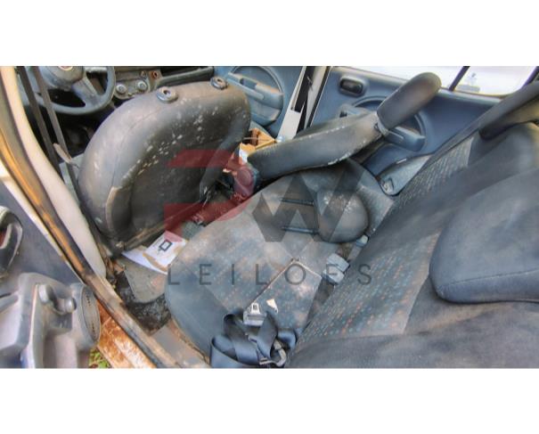Foto de FIAT/UNO VIVACE 1.0, ALCOOL/GASOLINA, BRANCA, 2014/2014, CHASSI: 9BD195152E0600165, RENAVAM: 1013797423, NO ESTADO EM QUE SE ENCONTRA.