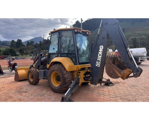 Foto de RETROESCAVADEIRA XCMG, XC870BR-I AMARELA, ANO 2024, Nº DE IDENT: XUG08703CRPA01938, NO ESTADO EM QUE SE ENCONTRA.