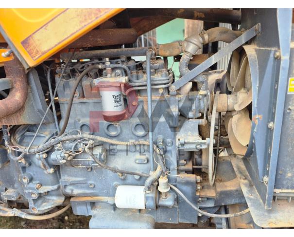 Foto de LOTE CONTENDO TRATOR BUDNY, 2015/2015, Nº DE SÉRIE: B1S484449, NO ESTADO EM QUE SE ENCONTRA.