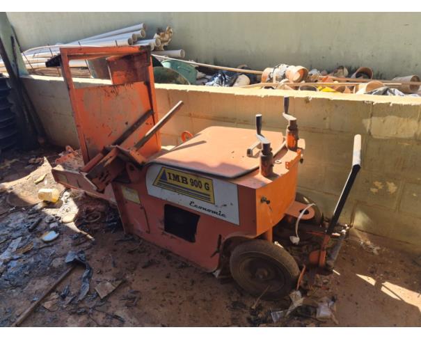 Foto de LOTE CONTENDO MÁQUINA DE MEIO-FIO (PAVIMENTAÇÃO/ACABAMENTO DE CONCRETO), MODELO IMB 900 G ECONOMIC, NO ESTADO EM QUE SE ENCONTRA.