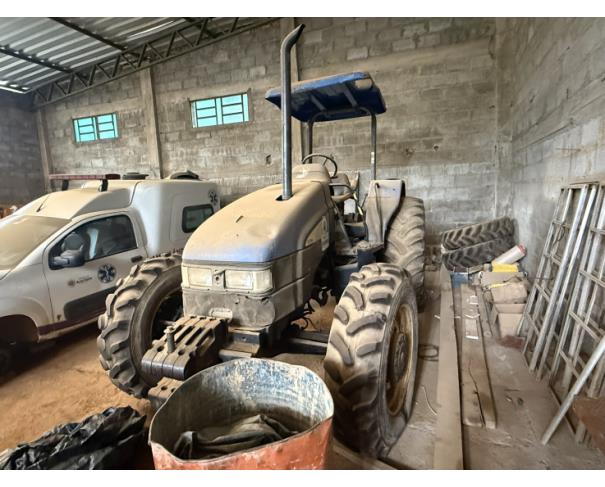 Foto de TRATOR NEW HOLLAND TL 75E, AZUL, ANO: 2006, SÉRIE B1N426316, MODELO P229-4: , NO ESTADO EM QUE SE ENCONTRA. 