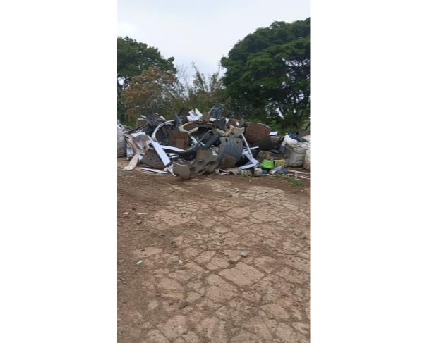 Foto de LOTE DE SUCATA DE PLÁSTICO DURO MISTO, APROX. 2.700 KG, 16 UNID. DE CAIXAS DE ENGRADADOS VAZIAS, NO ESTADO EM QUE SE ENCONTRAM. 