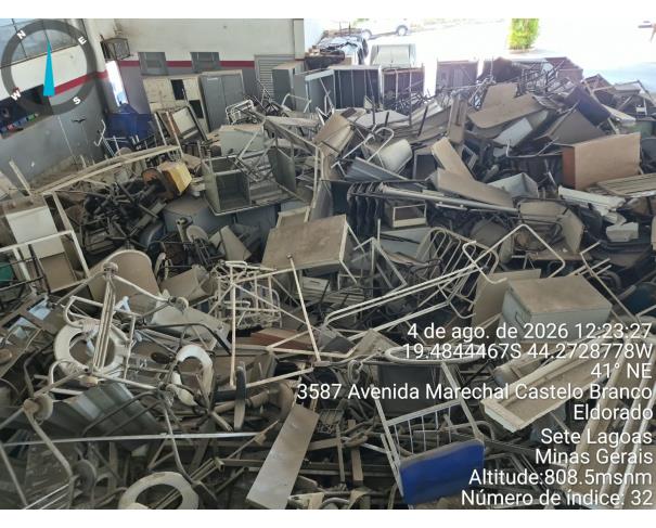 Foto de LOTE COMPOSTO POR SUCATA DE: ARMÁRIOS DE AÇO, MOBILIÁRIOS, DIVERSAS, NO ESTADO EM QUE SE ENCONTRAM.