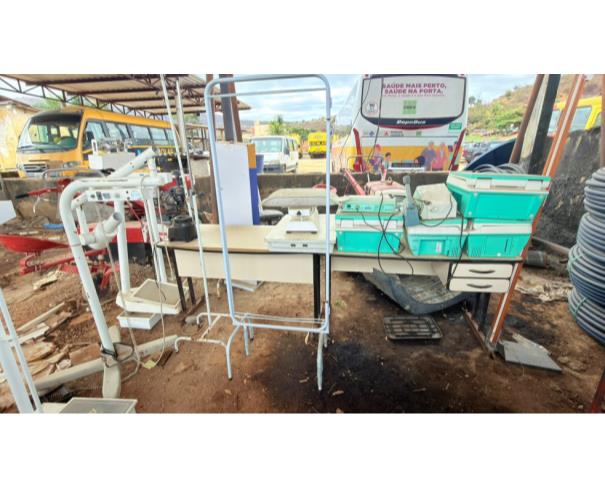 Foto de LOTE CONTENDO EQUIPAMENTOS HOSPITALARES, NO ESTADO EM QUE SE ENCONTRA.