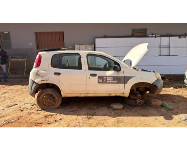 Foto de AUTOMOVEL FIAT/UNO VIVACE 1.0, ALCOOL/GASOLINA, BRANCA, 2011/2012, CHASSI: 9BD195152C0200876, RENAVAM: 00334213770, NO ESTADO EM QUE SE ENCONTRA.