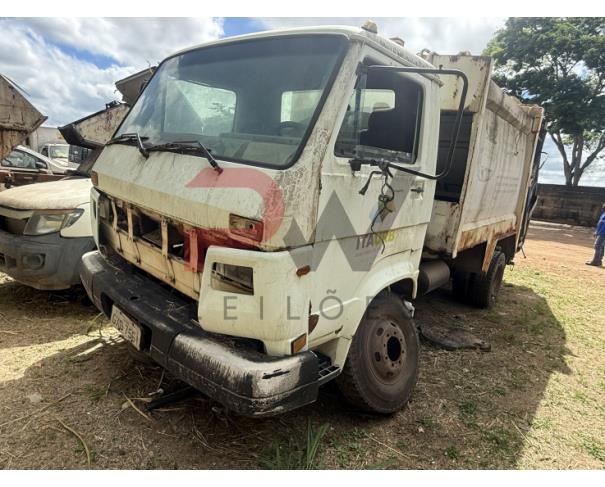 Foto de CARGA / CAMINHAO VW/8.150, 2000/2000, DIESEL, CHASSI: 9BWV2VD23YRY05528, RENAVAM: 00736861688, NO ESTADO EM QUE SE ENCONTRA. MOTOR AVARIADO. ESTA SEM UMA RODA DIANTEIRA.