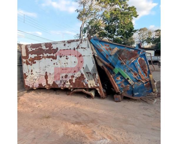Foto de LOTE CONTENDO UM COMPACTADOR DE LIXO DE CARGA TRASEIRA, MARCA USIMECA, CAPACIDADE VOLUMÉTRICA PARA 15 M³ (QUINZE METROS CÚBICOS). USADO. NO ESTADO EM QUE SE ENCONTRA.