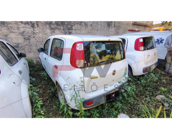 Foto de FIAT/UNO VIVACE 1.0, ALCOOL/GASOLINA, BRANCA, 2014/2014, CHASSI: 9BD195152E0600165, RENAVAM: 1013797423, NO ESTADO EM QUE SE ENCONTRA.