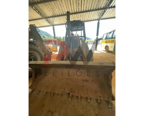 Foto de RETROESCAVADEIRA RANDON RD406, NÚMERO DE IDENTIFICAÇÃO: 3000DA406AMC4W4742, ANO 2013, NO ESTADO EM QUE SE ENCONTRA.