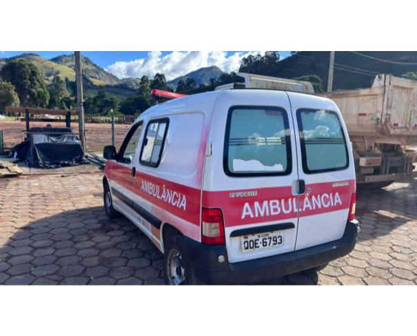 Foto de CAMINHONETE, I/PEUGEOT PART GREENCAR, BRANCA, 2017/2018, ALCOOL/GASOLINA, CHASSI: 8AEGCN6A8JG514632, RENAVAM: 01149804480, NO ESTADO EM QUE SE ENCONTRA.