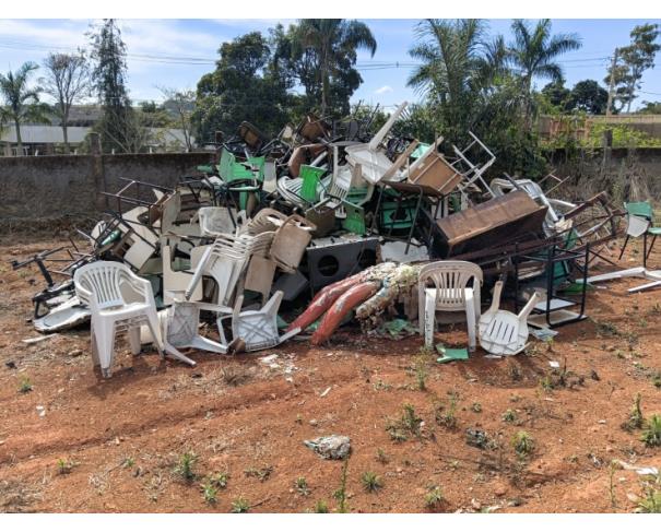 Foto de LOTE CONTENDO CADEIRAS, CARTEIRAS ESCOLARES, ENTRE OUTROS - (LOTE ESCOLAR A), NO ESTADO EM QUE SE ENCONTRAM. 