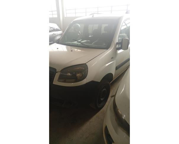 Foto de AUTOMOVEL, FIAT/DOBLO ESSENCE 1.8, BRANCA, 2016/2016, ALCOOL/GASOLINA, CHASSI: 9BD11960SG1135185, RENAVAM: 01087507496, NO ESTADO EM QUE SE ENCONTRA.