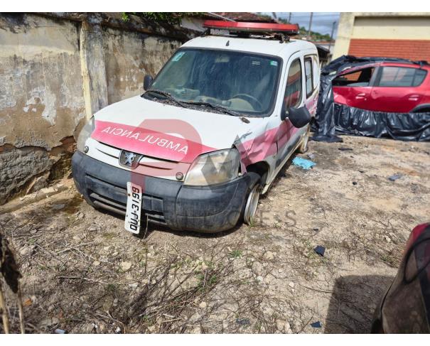 Foto de CAMINHONETE, I/PEUGEOT PART GREENCAR, BRANCA, 2018/2019, ALCOOL/GASOLINA, CHASSI: 8AEGCNFN8KG500306, RENAVAM: 01199348470, NO ESTADO EM QUE SE ENCONTRA.