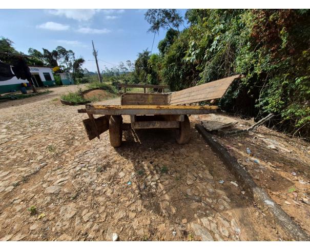 Foto de LOTE CONTENDO CARRETA AGRÍCOLA, NO ESTADO EM QUE SE ENCONTRA.