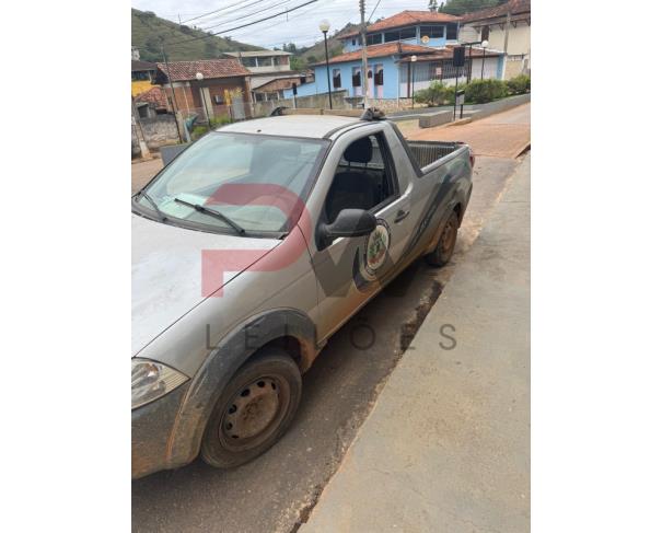 Foto de FIAT/STRADA WORKING, ALCOOL/GASOLINA, PRATA, 2015/2015, CHASSI: ...45316, NO ESTADO EM QUE SE ENCONTRA.