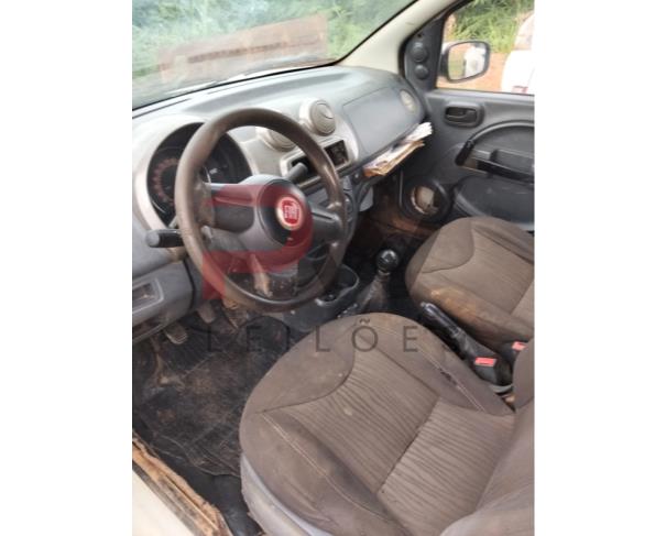 Foto de AUTOMOVEL FIAT/UNO WAY 1.0, ALCOOL/GASOLINA, BRANCA, 2012/2012, CHASSI: 9BD195162C0337217, RENAVAM: 00463084454, NO ESTADO EM QUE SE ENCONTRA.