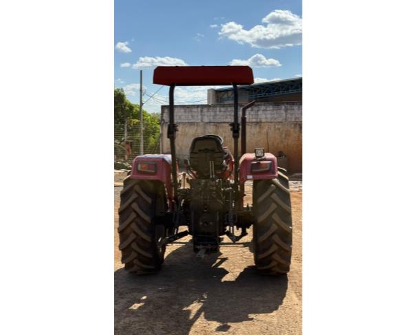 Foto de TRATOR YANMAR SOLIS LX 4WD, COR VERMELHA, ANO 2022, NO ESTADO EM QUE SE ENCONTRA.