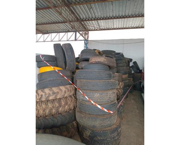 Foto de LOTE CONTENDO DIVERSOS PNEUS USADOS, NO ESTADO EM QUE SE ENCONTRA.