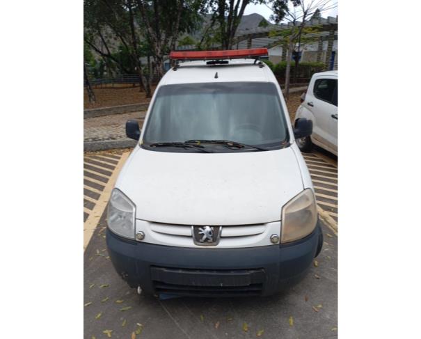 Foto de ESP/CAMINHONETE/ AMBULANC/I/PEUGEOT PART GREENCAR, ALCOOL/GASOLINA, BRANCA, 2017/2018, CHASSI: ...12410, NO ESTADO EM QUE SE ENCONTRA.