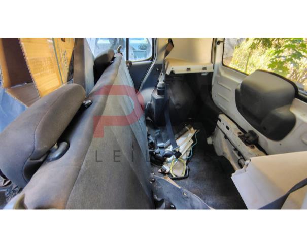 Foto de FIAT/UNO VIVACE 1.0, ALCOOL/GASOLINA, BRANCA, 2014/2014, CHASSI: 9BD195152E0581470, RENAVAM: 1007104705 , NO ESTADO EM QUE SE ENCONTRA.