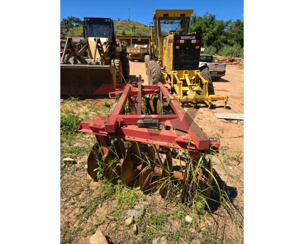 Foto de LOTE CONTENDO 01 GRADE ARADORA ROMHA I.CR, 14 DISCOS, NO ESTADO EM QUE SE ENCONTRA.