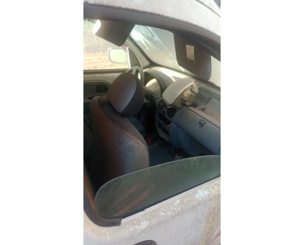 Foto de CAMIONETA I/RENAULT KGOO RONTAN AMB, ALCOOL/GASOLINA, BRANCA, 2013/2014, CHASSI: 8A1FC1415EL606193, RENAVAM: 00533929377, NO ESTADO EM QUE SE ENCONTRA. 