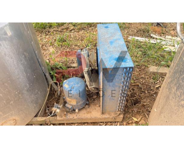 Foto de LOTE CONTENDO 01 TANQUE PARA RESFRIAMENTO DE LEITE, MARCA TECNOINOX, SÉRIE Nº 102009901, CAPACIDADE DE 1.500 LITROS, ANO: 2009, NO ESTADO EM QUE SE ENCONTRA. 