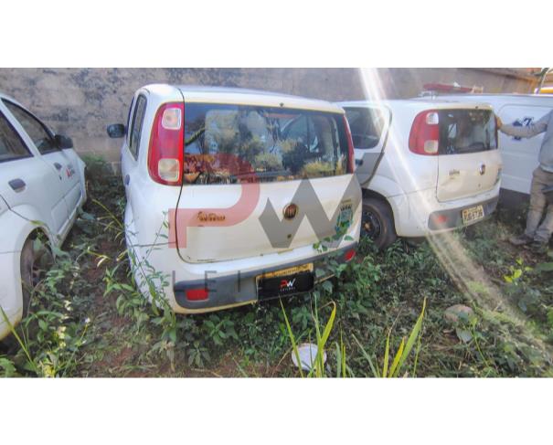 Foto de FIAT/UNO VIVACE 1.0, ALCOOL/GASOLINA, BRANCA, 2014/2014, CHASSI: 9BD195152E0600165, RENAVAM: 1013797423, NO ESTADO EM QUE SE ENCONTRA.
