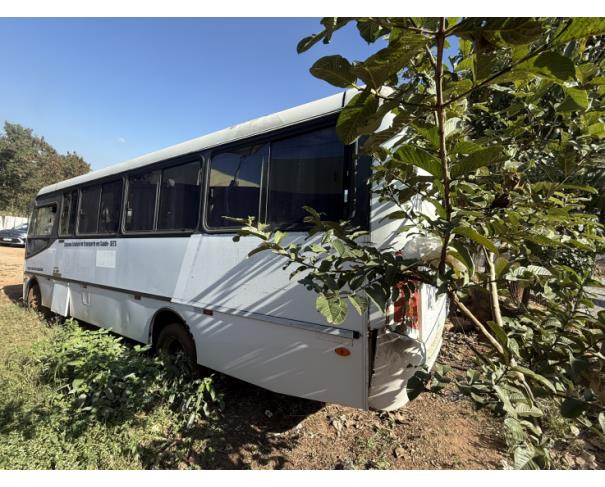 Foto de ONIBUS, M.BENZ/MASC GRANMINI O, BRANCA, 2010/2010, DIESEL, CHASSI: 9BM688277AB705008, RENAVAM: 00219999341, NO ESTADO EM QUE SE ENCONTRA.