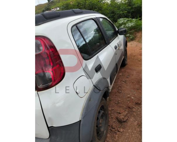 Foto de AUTOMOVEL FIAT/UNO WAY 1.0, ALCOOL/GASOLINA, BRANCA, 2012/2012, CHASSI: 9BD195162C0337217, RENAVAM: 00463084454, NO ESTADO EM QUE SE ENCONTRA.