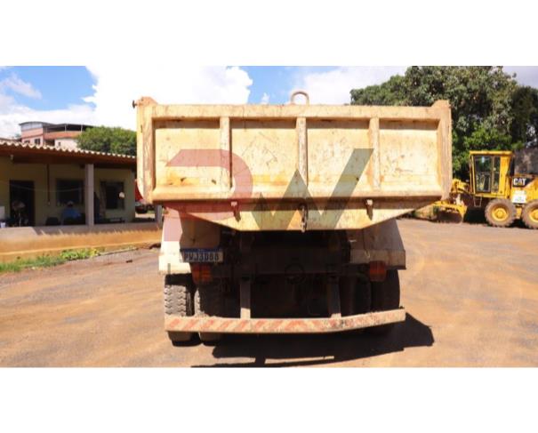 Foto de CAMINHÃO CAÇAMBA ATRON 1719 10,92T 185CV FAB MB COR BRANCA PLACA PWJ-3D88 ANO FAB/MOD 2015/2015 COMBUSTÍVEL DIESEL CHASSI 9BM693186FB009786 RENAVAM 1056738259 , NO ESTADO EM QUE SE ENCONTRA. 