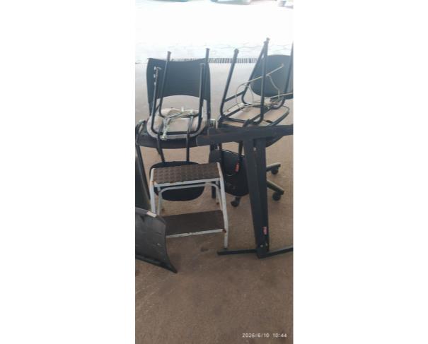 Foto de LOTE CONTENDO BENS DIVERSOS, COMO MOBILIÁRIOS, MATERIAIS HOSPITALARES, ENTRE OUTROS, NO ESTADO EM QUE SE ENCONTRA.