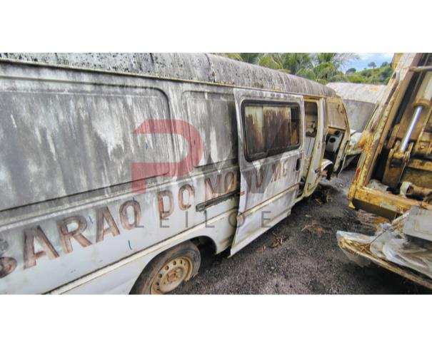 Foto de CAMINHONE I/HYUNDAI H100 VANGLEL, 2001/2001, BRANCA ,DIESEL, CHASSI: ...99674, NO ESTADO EM QUE SE ENCONTRA.