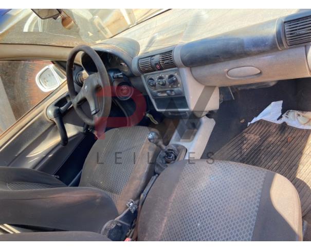 Foto de PAS/AUTOMOVEL CHEVROLET/CLASSIC LS, ALCOOL/GASOLINA, ANO/MOD 2012/2012, COR BRANCA, NO ESTADO EM QUE SE ENCONTRA.