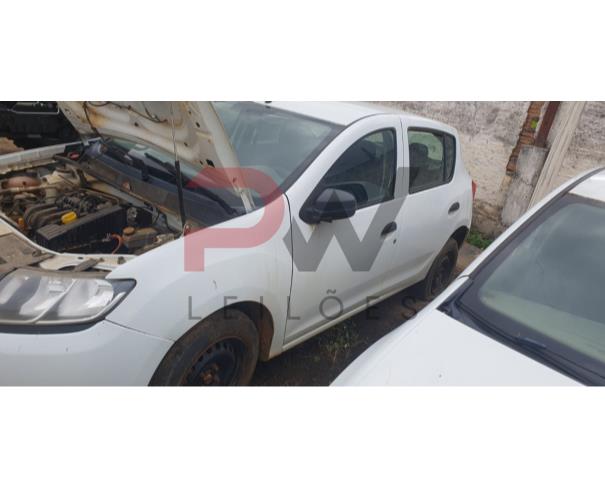Foto de PASSAGEIRO / AUTOMOVEL RENAULT/SANDERO AUTH 10, ALCOOL/GASOLINA, BRANCA, 2014/2015, PLACA PUS-9764, CHASSI: 93Y5SRD04FJ510105, RENAVAM: 01018549576, NO ESTADO EM QUE SE ENCONTRA.